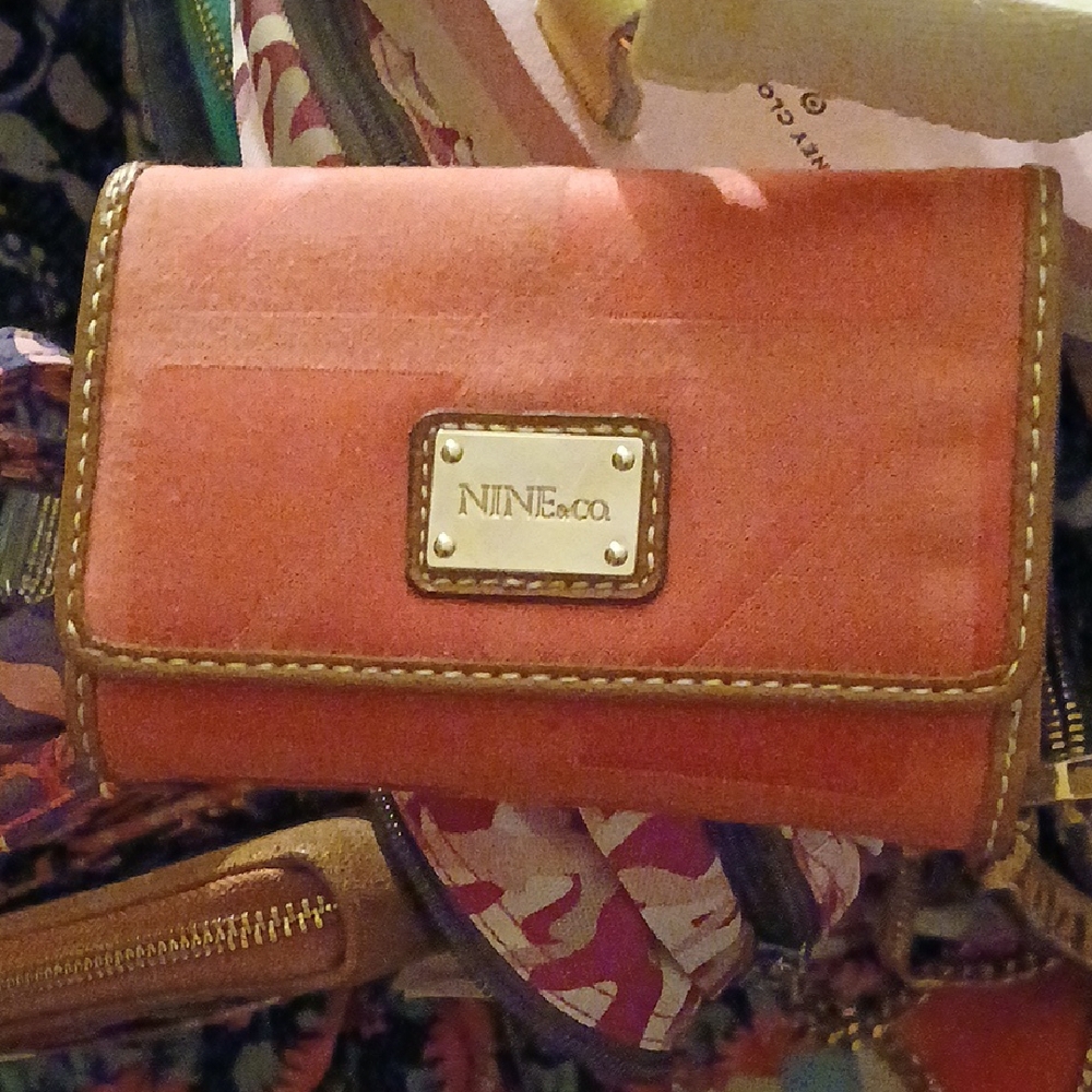 NINE & Co. Coral Wallet